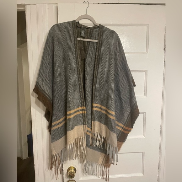 NWT Vince Camuto
Large Stripe Topper OS - Picture 7 of 11